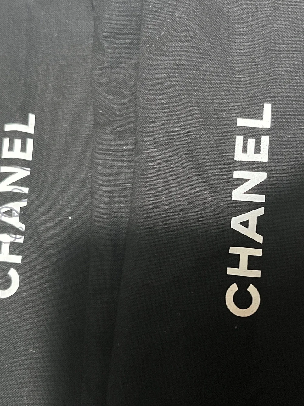 CHANEL Red Patent Leather Ballet Flats with CC Emblem